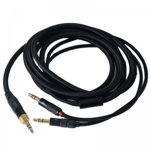 Does the upgraded cable for single-crystal copper headphones significantly improve the sound quality?